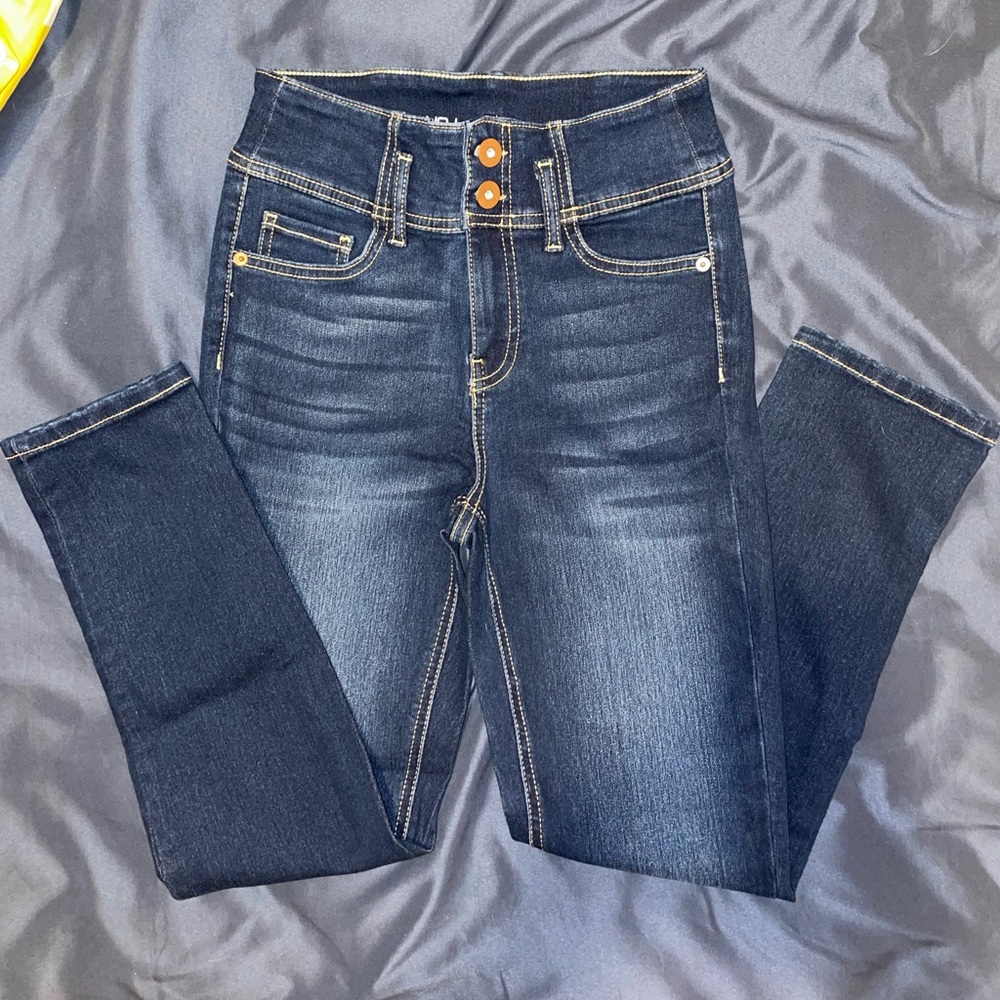 NWOT No Boundaries 5Pocket High Rise Dark Wash Straight Leg Jeans